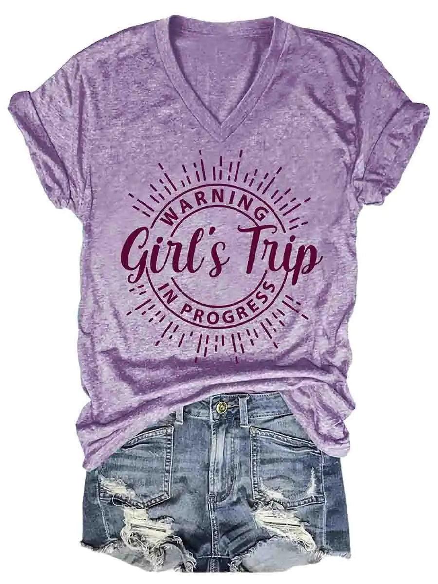 T-shirt à col en V « Avertissement de voyage » pour fille