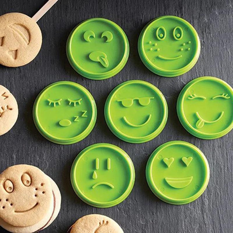 Ensemble de 7 moules à biscuits Smiley pour décoration de gâteaux et emporte-pièces 