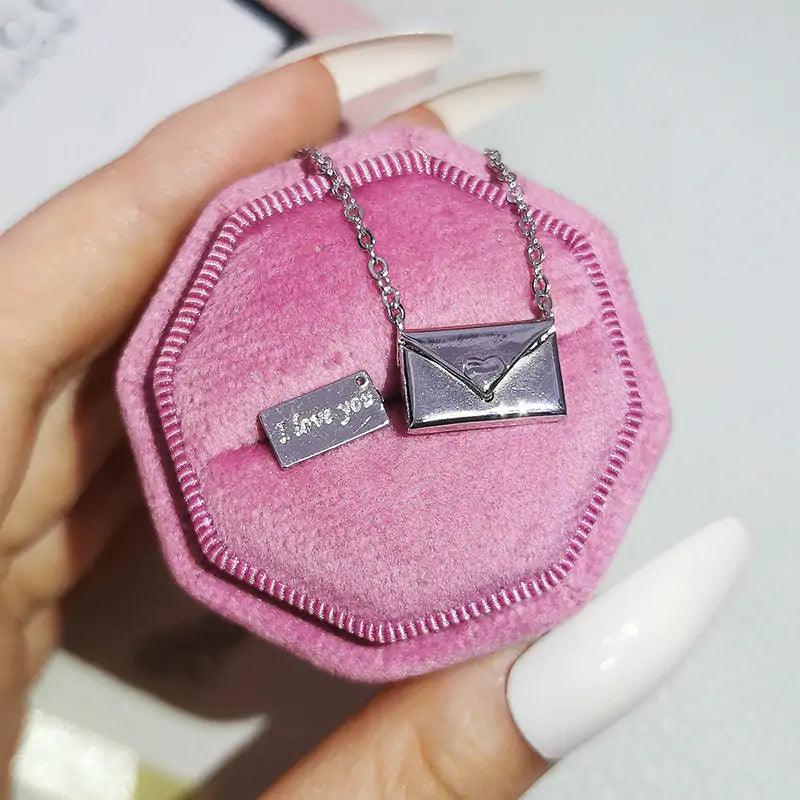 Collier en argent avec lettre d'amour Envelop